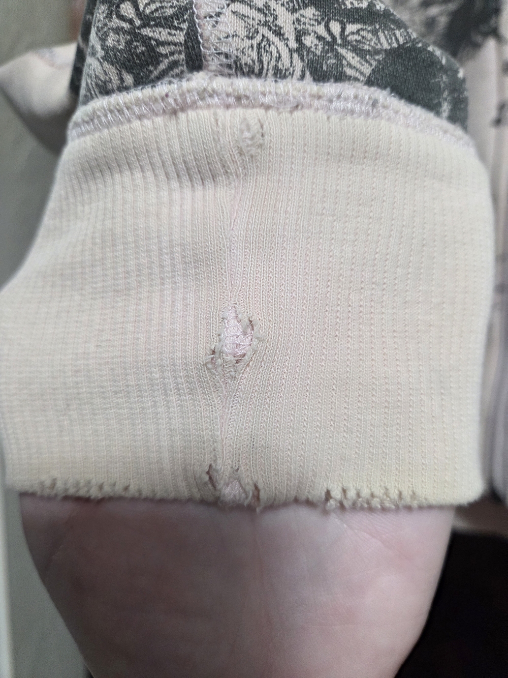 Rare Lululemon OG Material - Picture 3 of 3